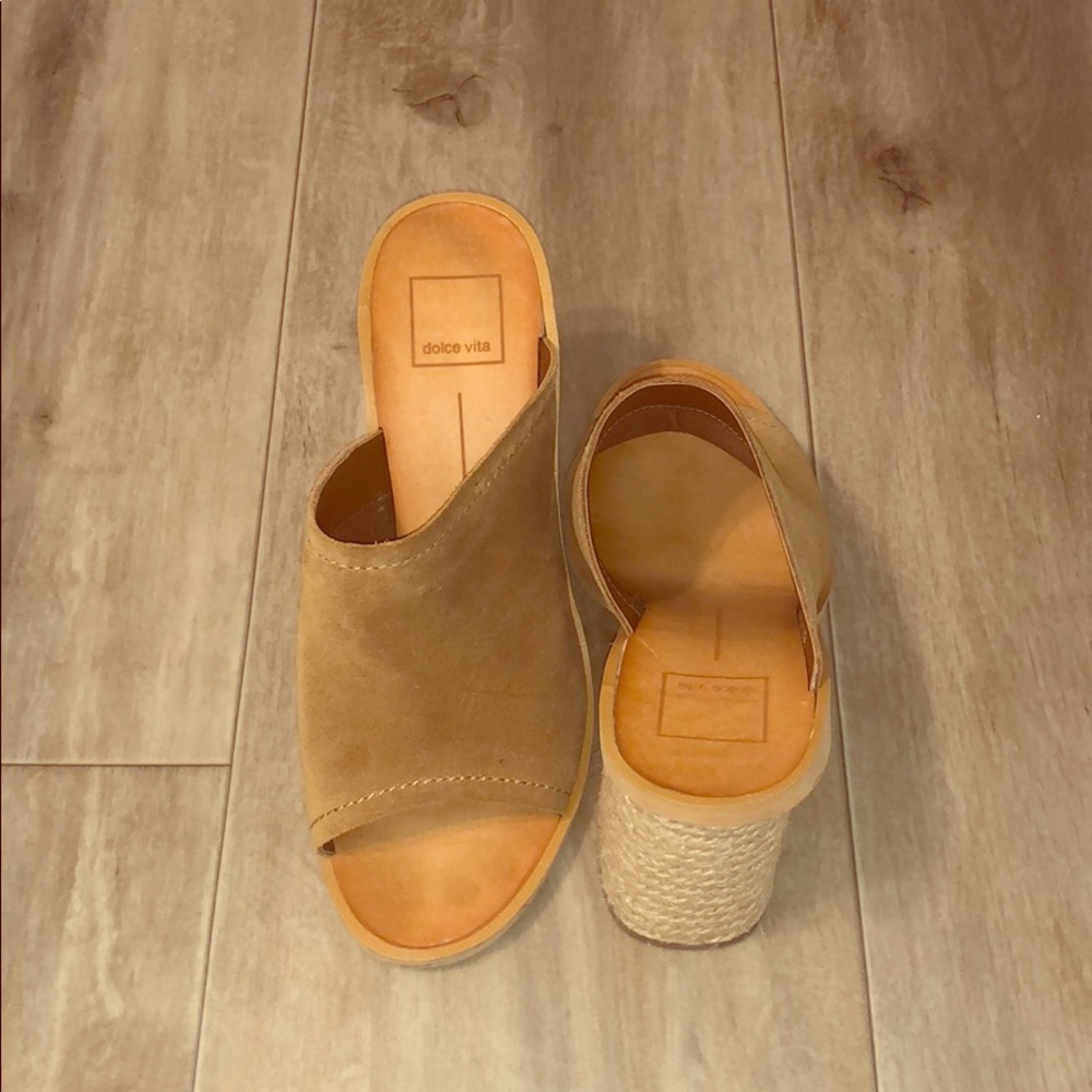 Brown/tan suede peep-toe mules